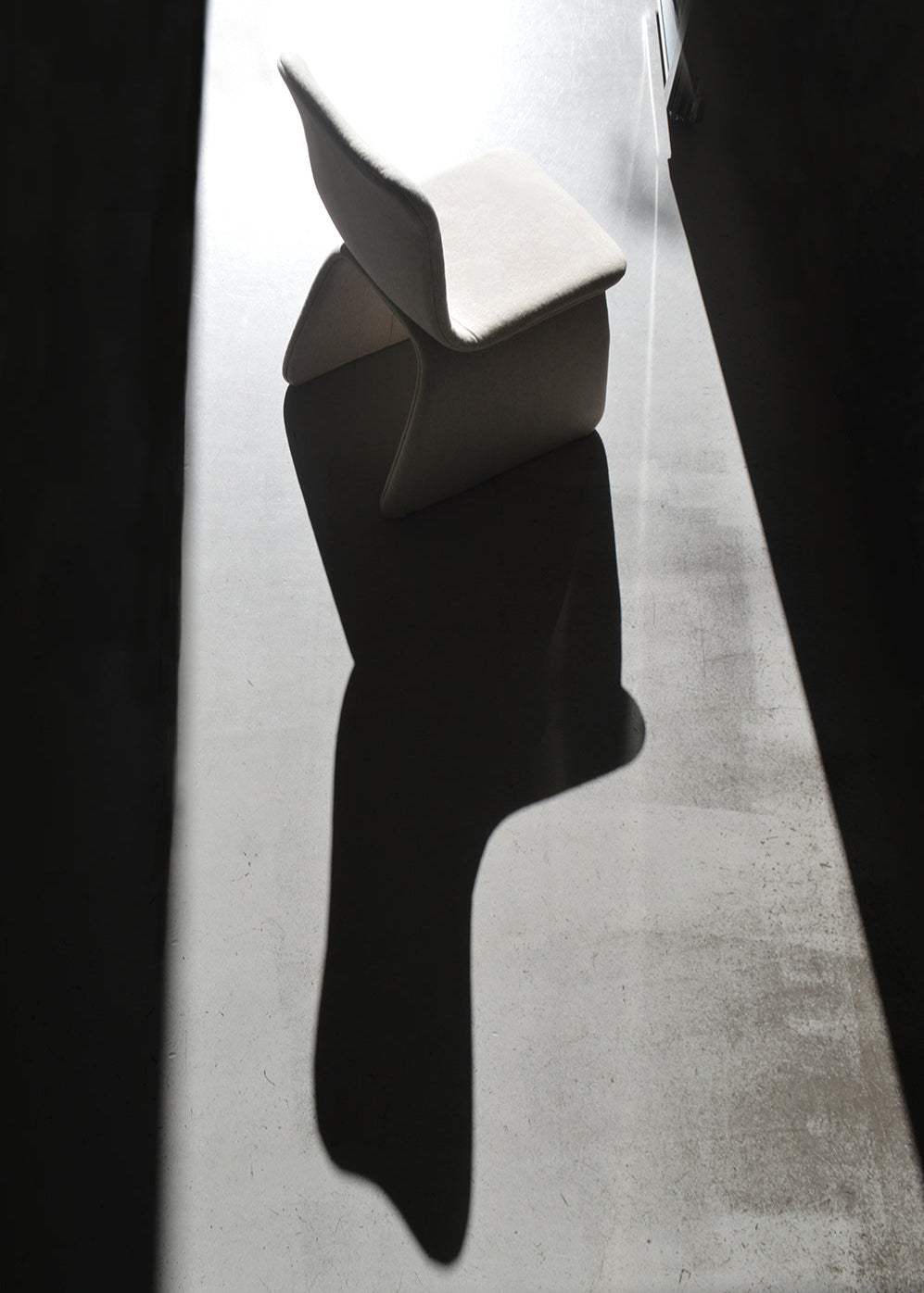 Hyfer Objects dining chair with shadow