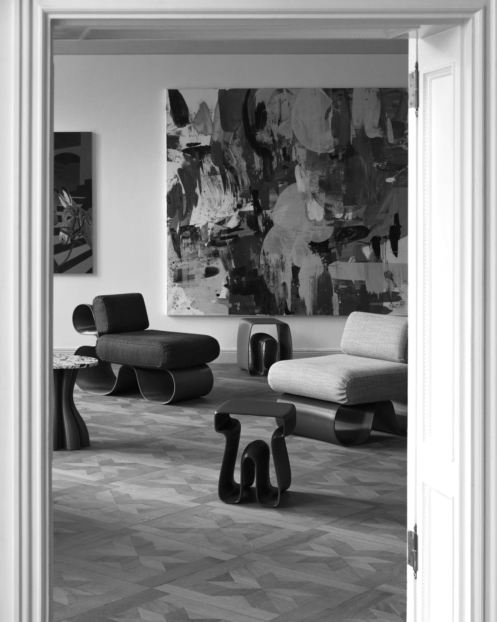 Hyfer Objects Lounge set with eel side table and eel lounge chair